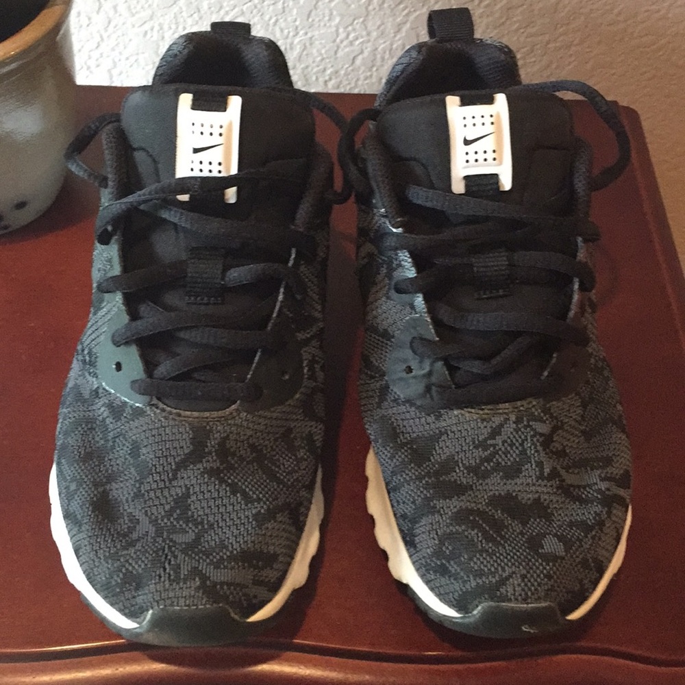 Size 5 Nike with gray & black floral tapestry